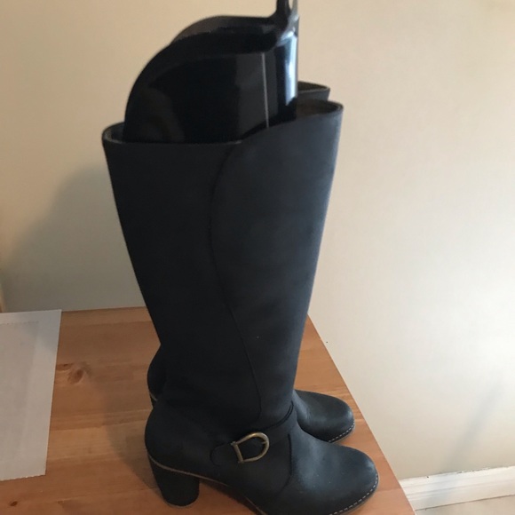 Boots - Picture 2 of 3